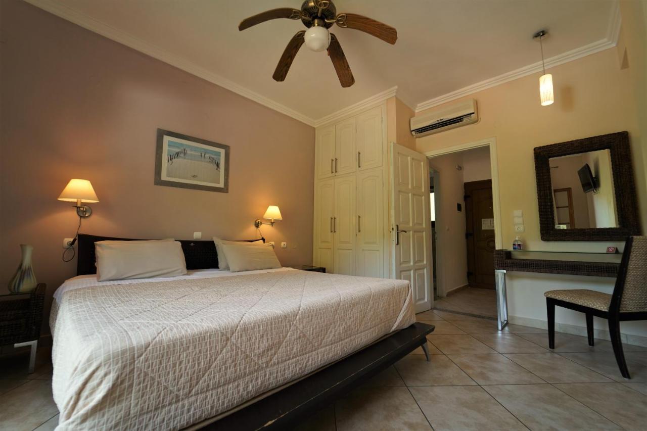 Bella Vista Hotel Studios & Apartments Parga Exterior photo