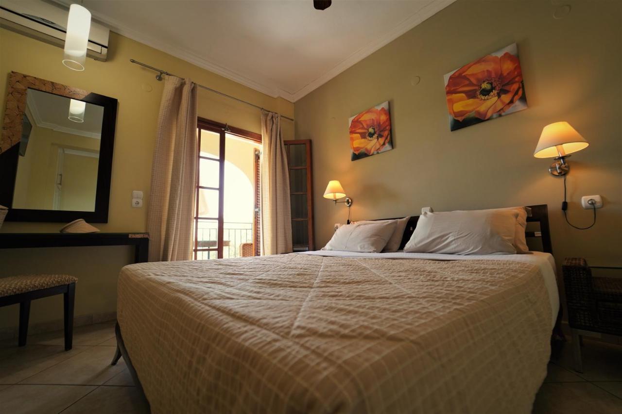 Bella Vista Hotel Studios & Apartments Parga Exterior photo