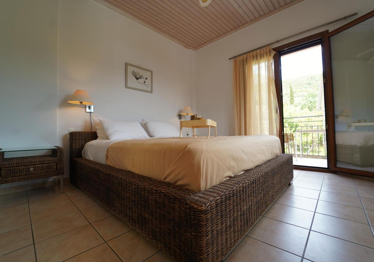 Bella Vista Hotel Studios & Apartments Parga Exterior photo