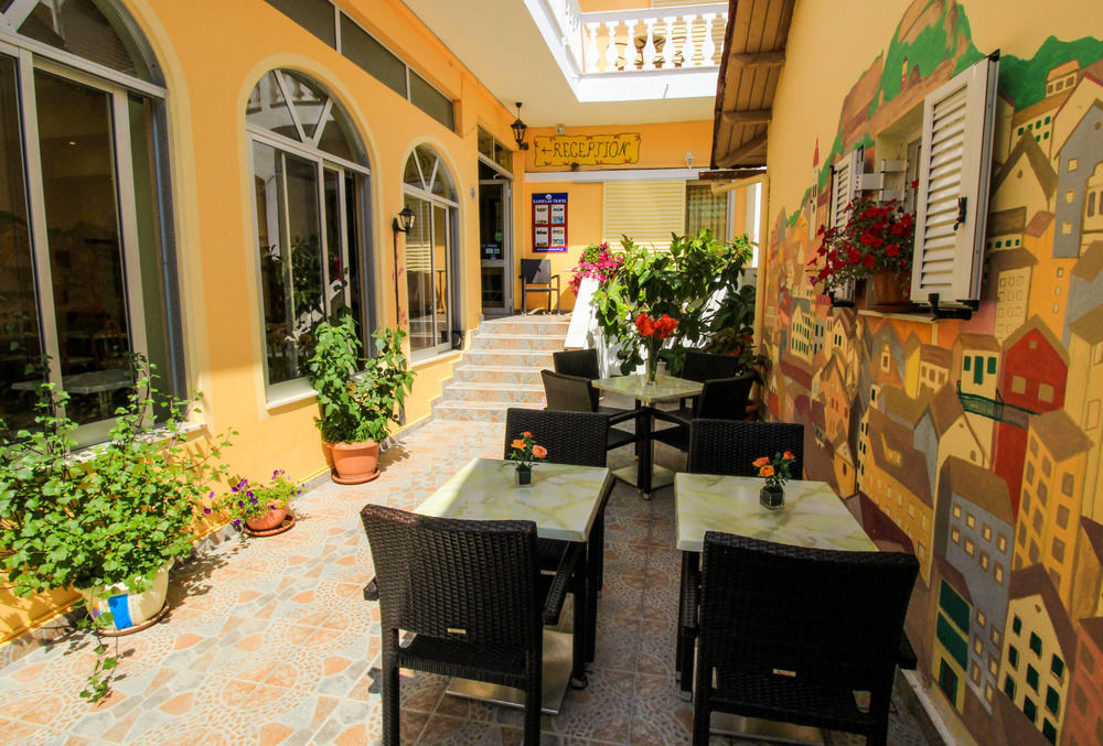 Bella Vista Hotel Studios & Apartments Parga Exterior photo