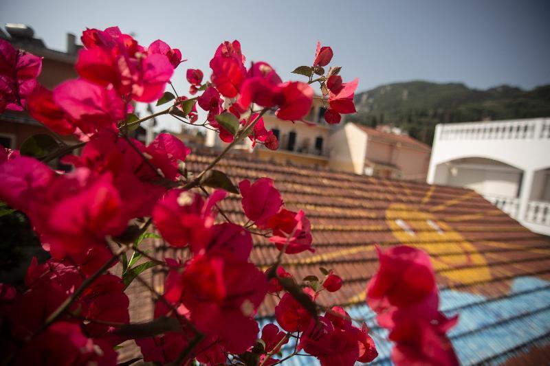 Bella Vista Hotel Studios & Apartments Parga Exterior photo